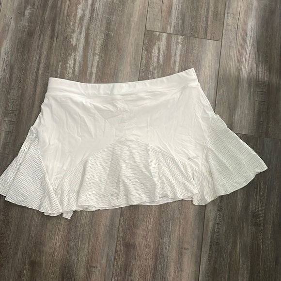 SOFIBELLA White Burnout Tennis Skirt - Picture 1 of 7
